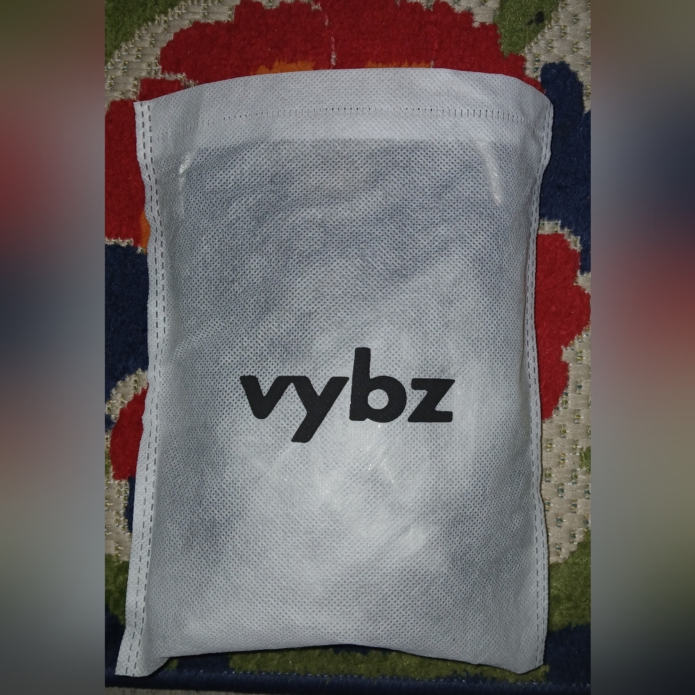 VYBZ Magnetic Pocket Pal w/Zippered Pocket